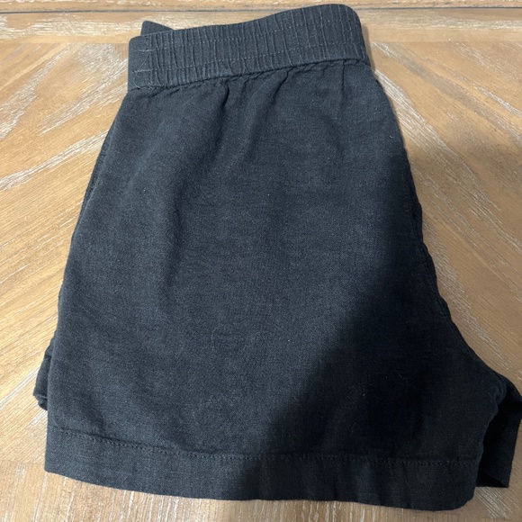 J crew linen drawstring pull on black shorts - Picture 5 of 7